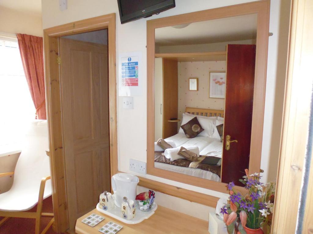 Bed and Breakfast Kingscliff Блэкпул Номер фото